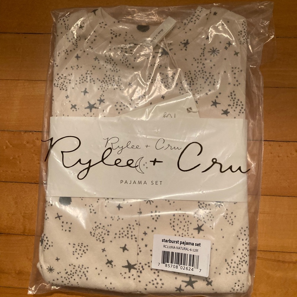 Rylee & Cru Starburst Pajama Set. 6-12 mons. NWT. Gender Neutral